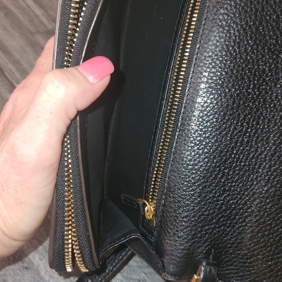 Tory Burch crossbody wallet - Picture 3 of 7